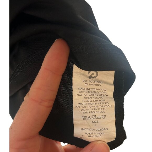 Peloton Reach 100 Classic Short Sleeve Tee Unisex Size Small Black & White - EUC - Picture 2 of 4